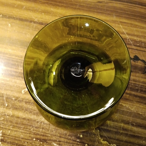 Vintage mcm olive green footed hand blown brandy sniffer 🫧 bubbles barware - Picture 3 of 5